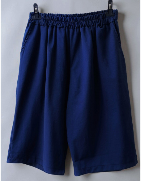 Navy blue bermuda trousers